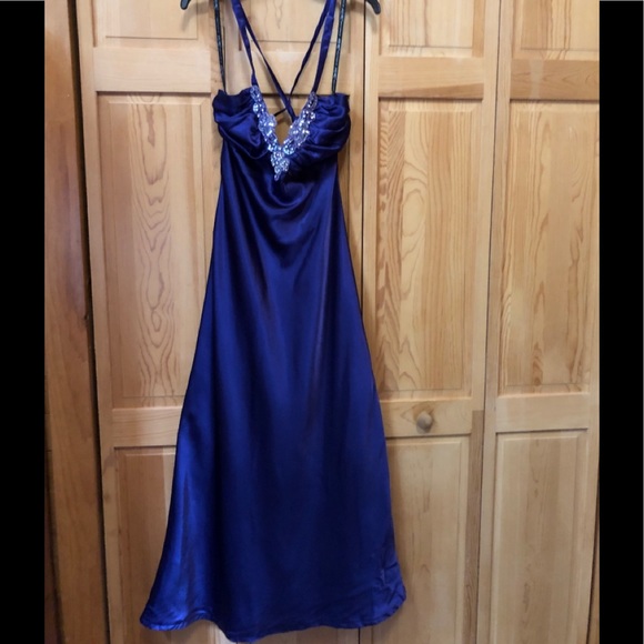 Ladies Formal Dress - Picture 1 of 6